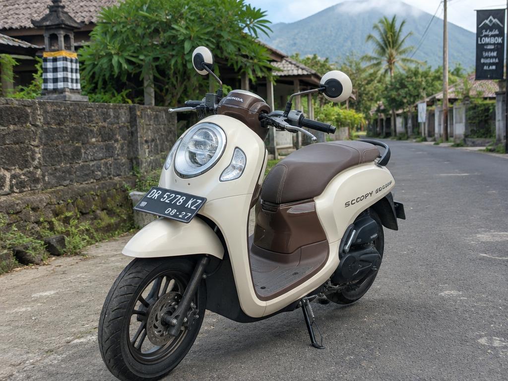 Sewa Honda Scoopy / Yamaha Fazzio di Lombok